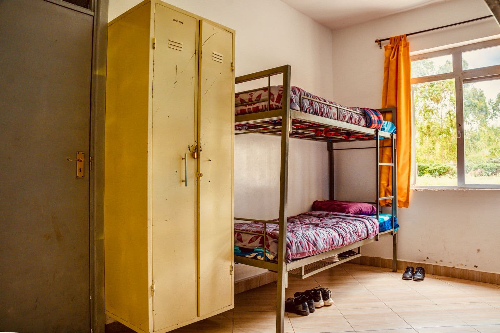 Merishaw School hostel room with bunk bed and student lockers